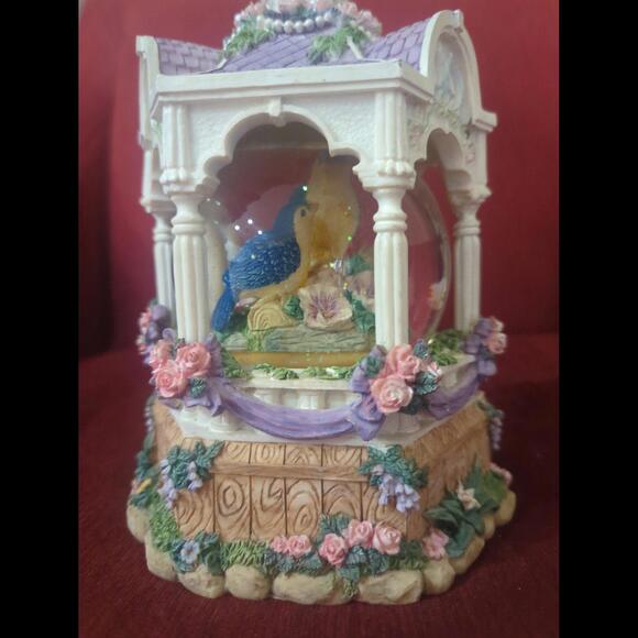 Vintage bluebird gazebo glitter globe - Picture 9 of 9